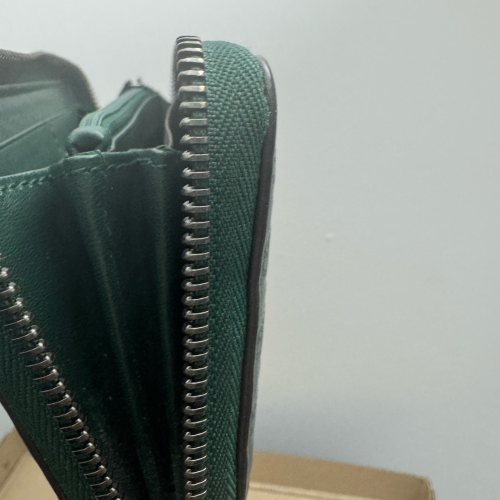 Gucci Guccissima Authentic Green Embossed Leather Wallet - Picture 8 of 11